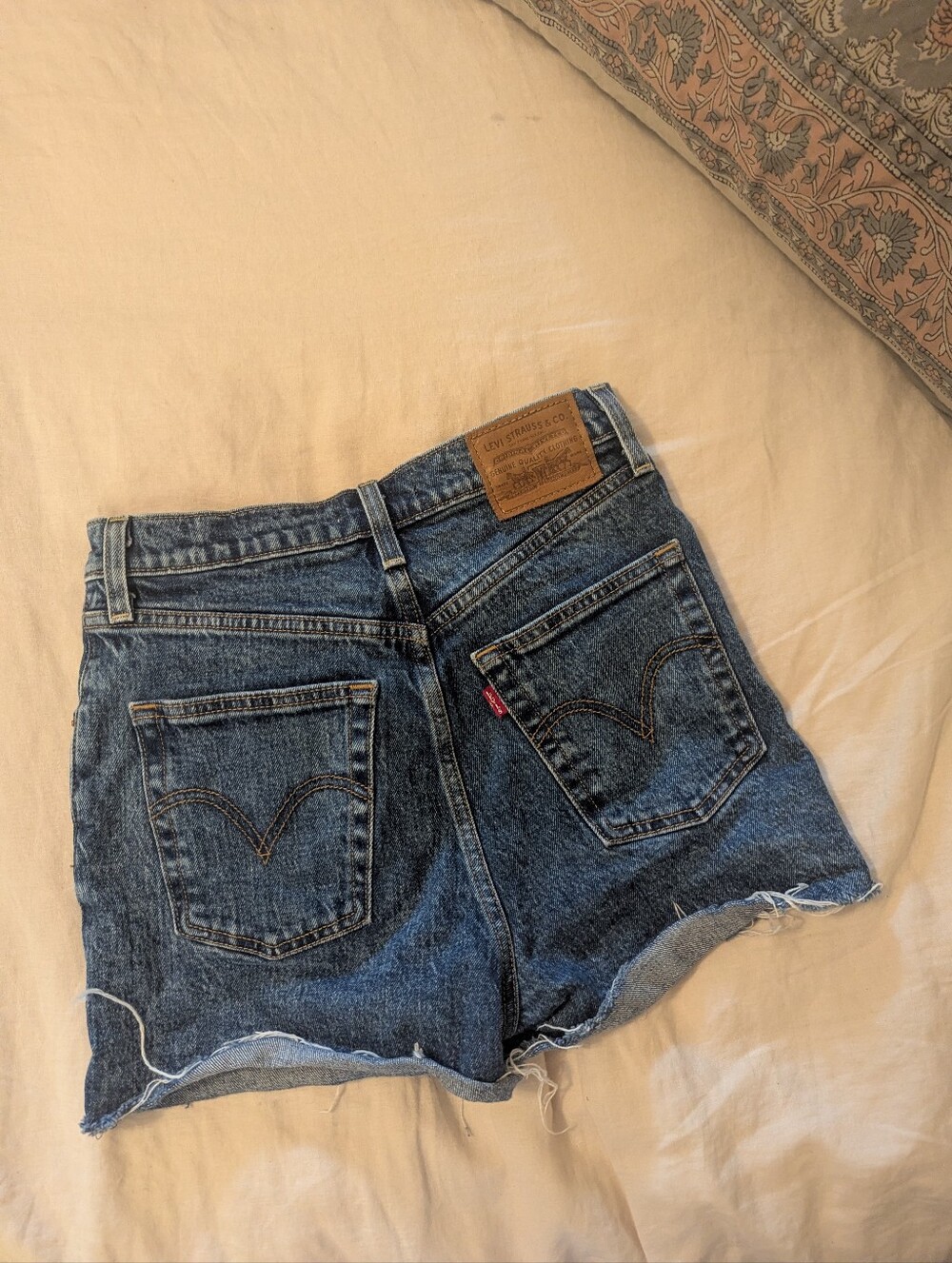 Levi's Premium Ribcage Shorts Size 26